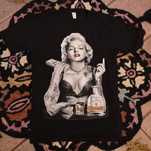 🔥🔥Marilyn Monroe Black Graphic T-Shirt with Iconic Print🔥🔥